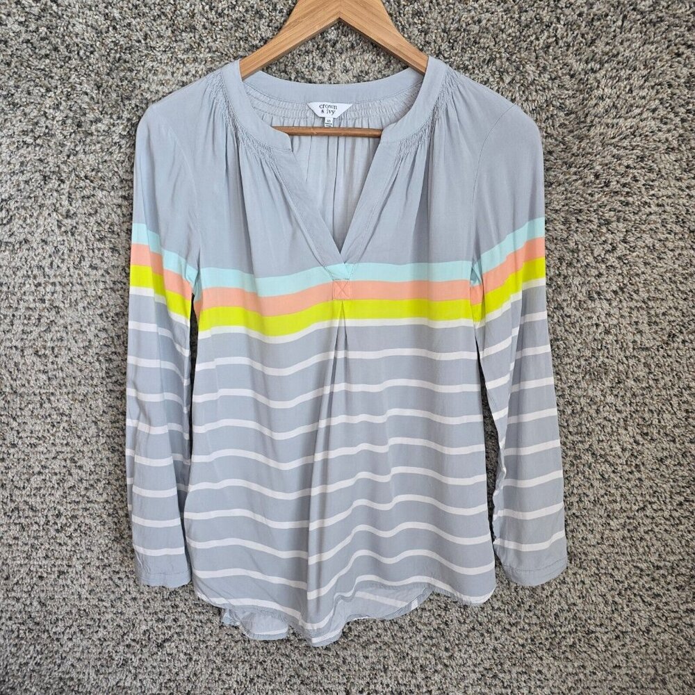Crown & Ivy Top‎ Womens XS Gray Striped V Neck Blouse Rayon Casual Ladies